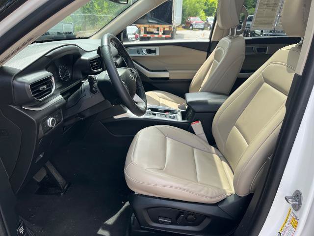 Certified 2022 Ford Explorer XLT w/ Equipment Group 202A AWD/4WD image 18