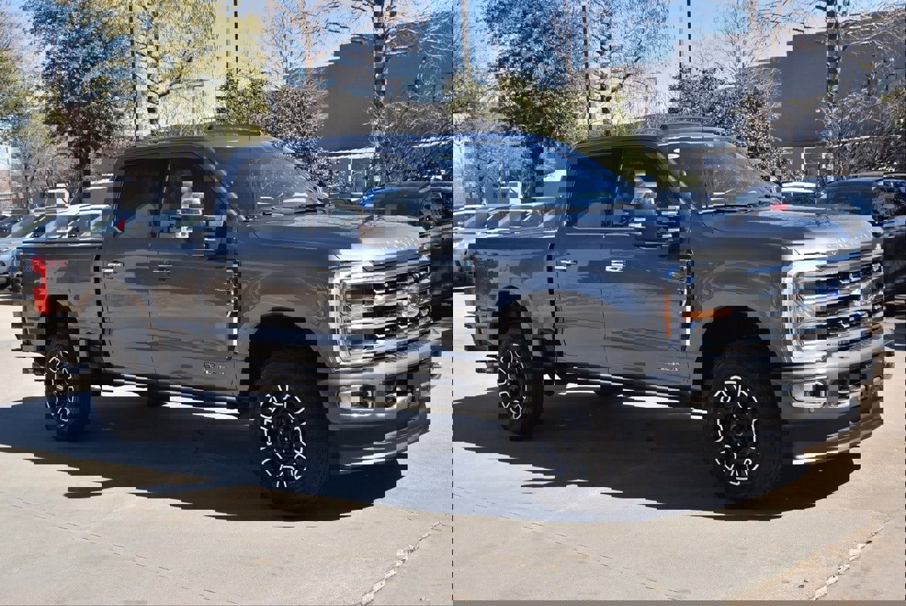 Certified 2024 Ford F250 Platinum w/ FX4 Off-Road Package image 5