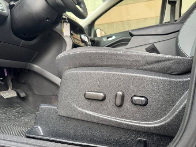 Certified 2018 Ford Escape SE image 18