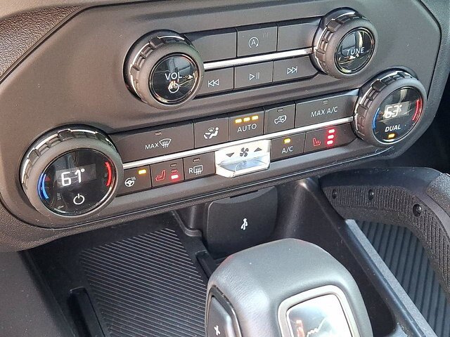 Certified 2025 Ford Bronco Outer Banks w/ Sasquatch Package AWD/4WD image 19