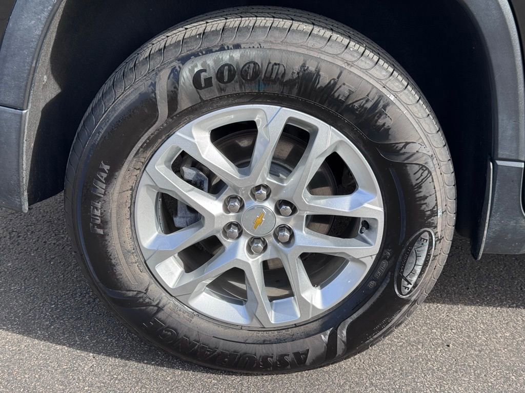 Used 2023 Chevrolet Traverse LS w/ Safety Package image 42