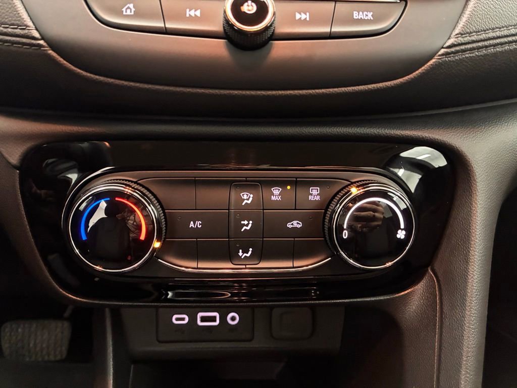 Used 2022 Buick Encore GX Preferred w/ Sport Touring Package image 13