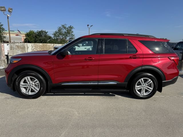 Certified 2024 Ford Explorer XLT w/ Equipment Group 202A AWD/4WD image 11
