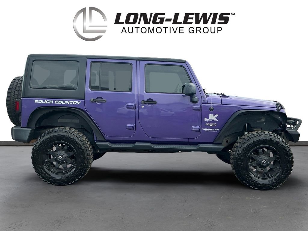 Used 2017 Jeep Wrangler Unlimited Sahara w/ Max Tow Package AWD/4WD image 8