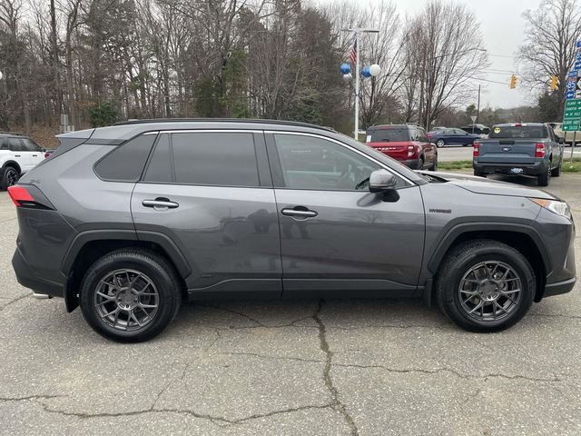 Used 2020 Toyota RAV4 XLE w/ Convenience Package image 8