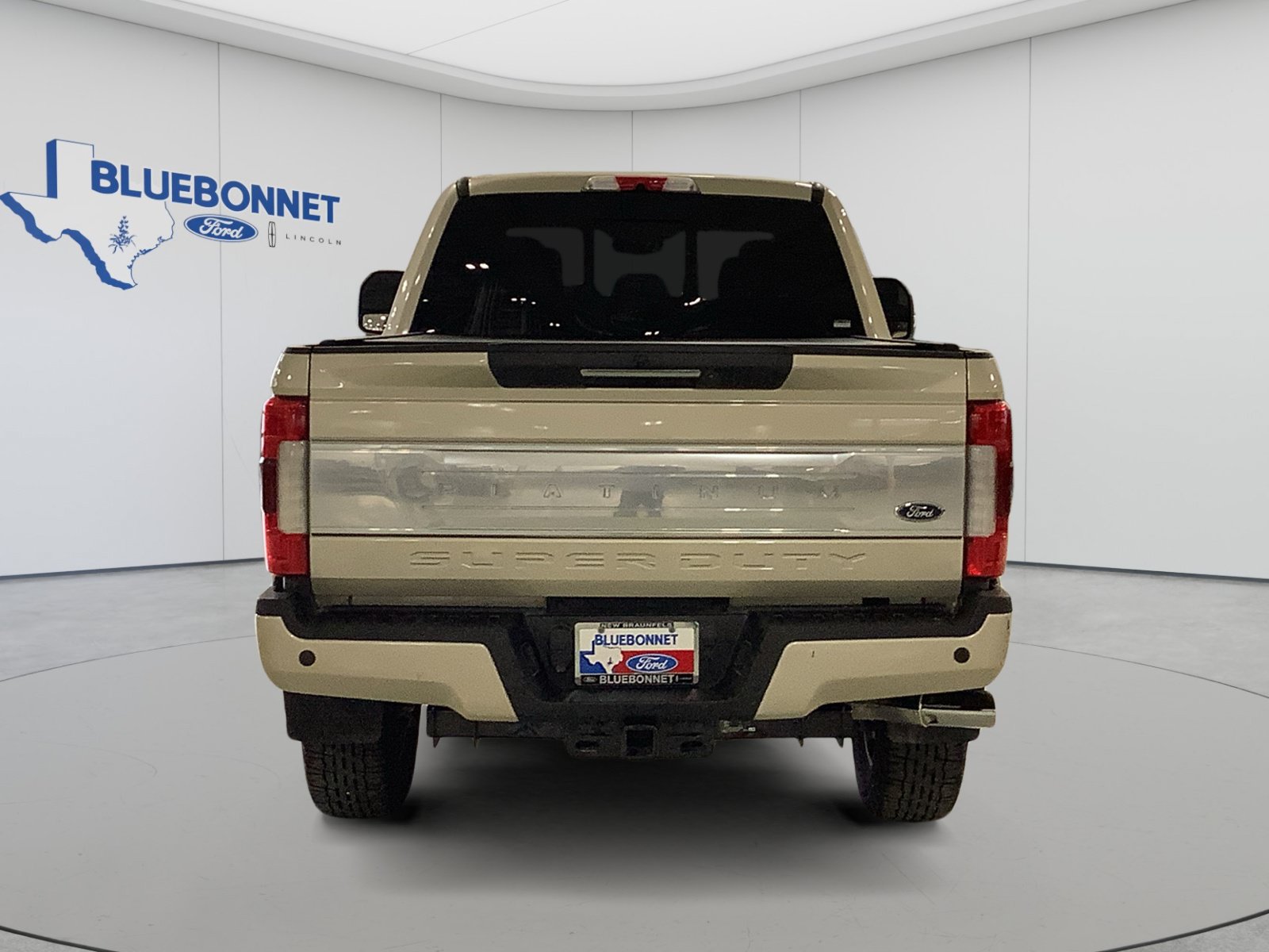 Certified 2018 Ford F250 Platinum w/ Platinum Ultimate Package AWD/4WD image 6