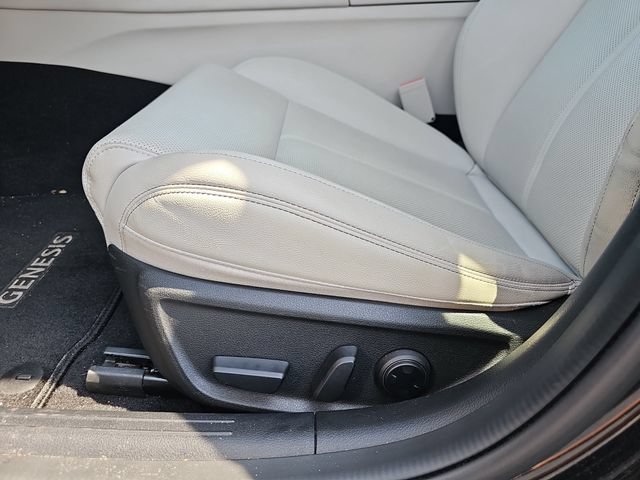 Used 2025 Genesis G70 2.5T AWD/4WD image 16