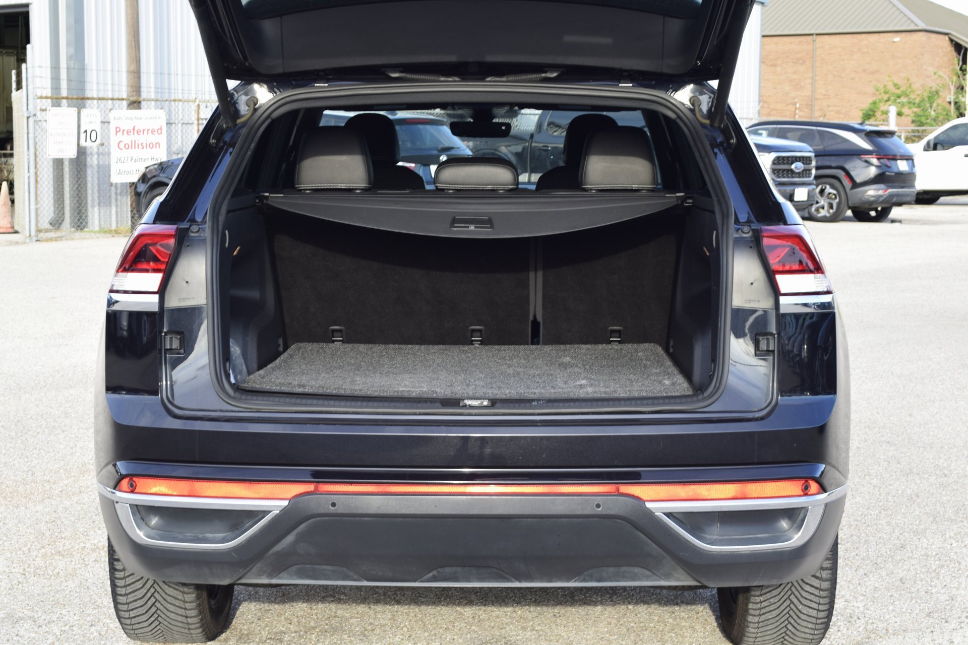 Used 2023 Volkswagen Atlas Cross Sport SEL image 22