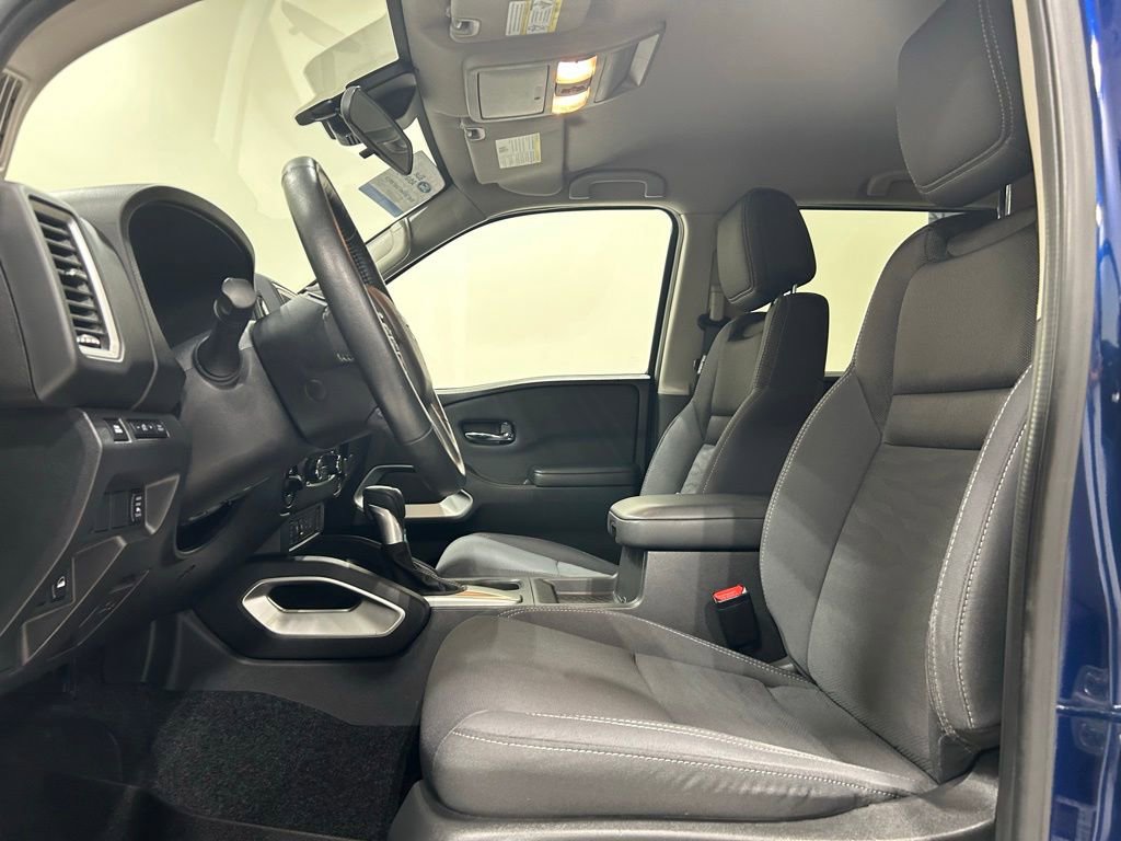 Used 2022 Nissan Frontier SV AWD/4WD image 11