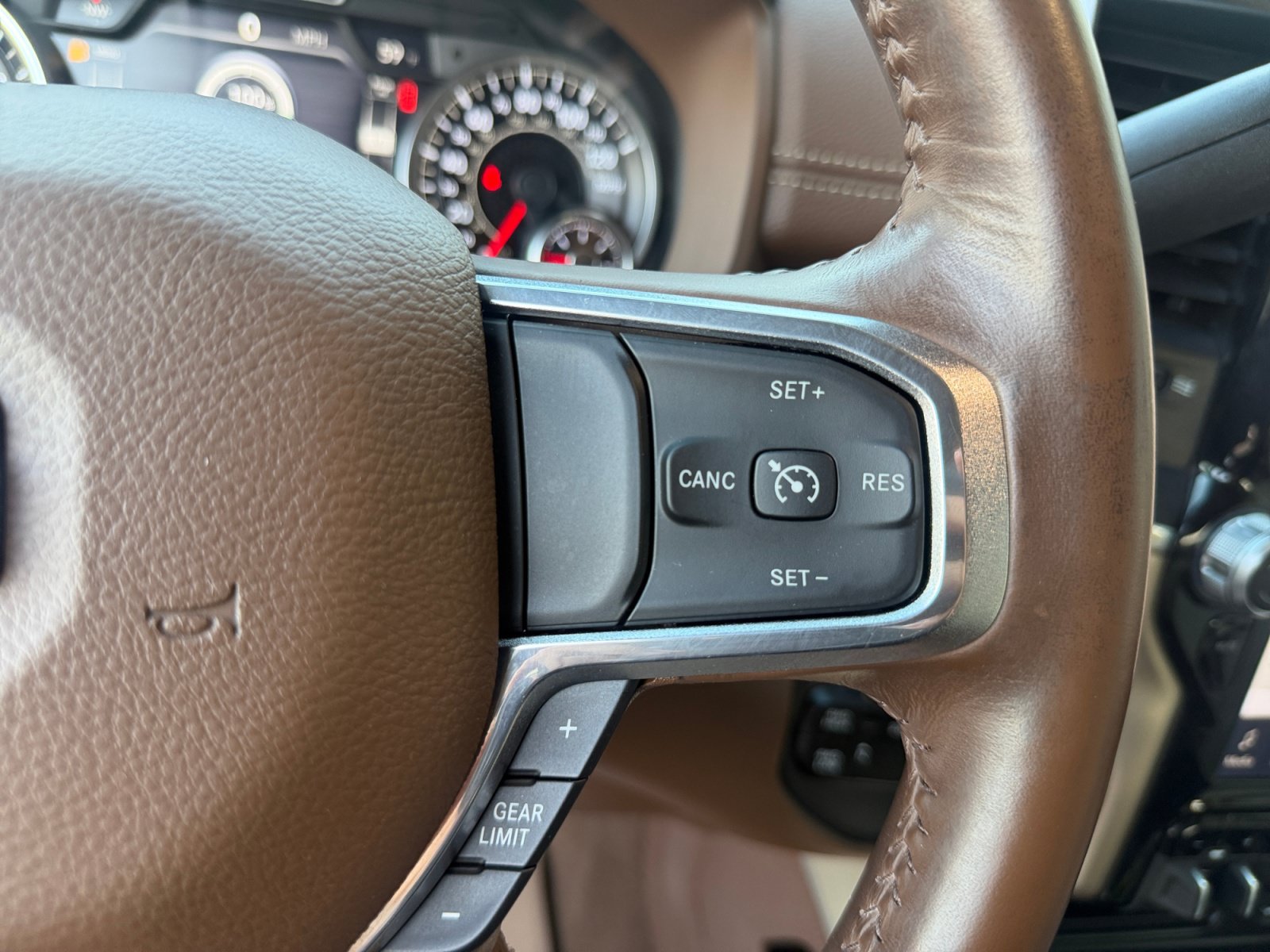 Used 2023 RAM 2500 Laramie AWD/4WD image 25