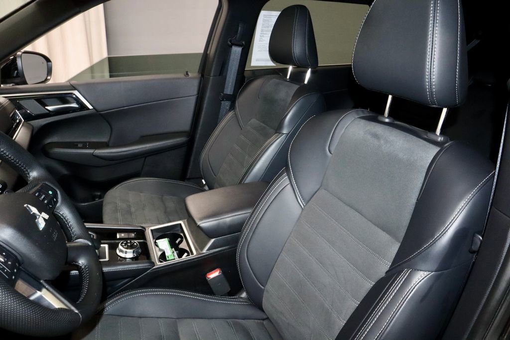 Used 2024 Mitsubishi Outlander SE Black Edition AWD/4WD image 26