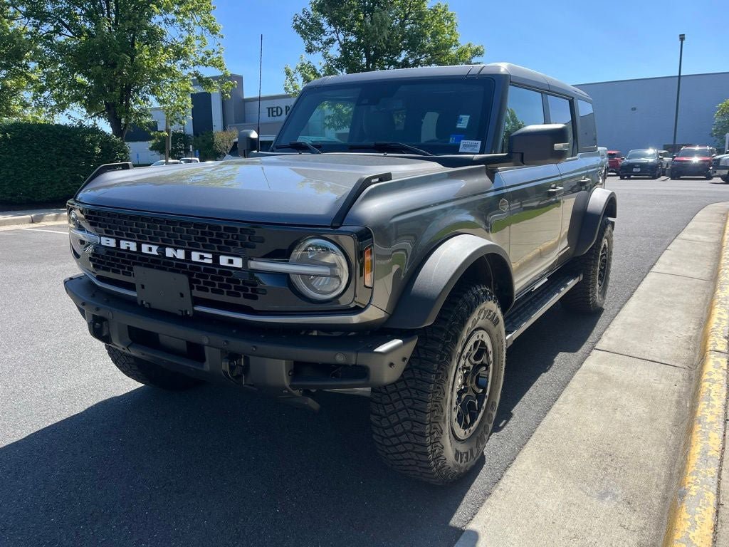 Certified 2024 Ford Bronco Wildtrak AWD/4WD image 3