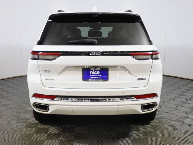 Used 2022 Jeep Grand Cherokee Overland w/ Luxury Tech Group IV AWD/4WD image 6