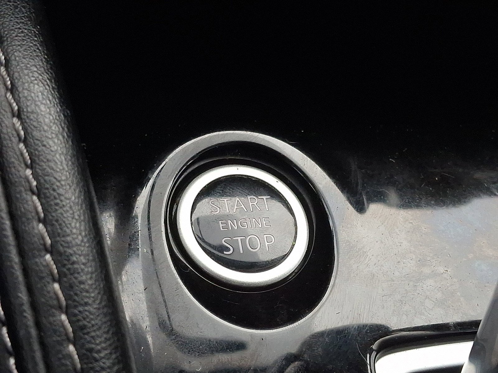Used 2019 Nissan Kicks SV FWD image 21