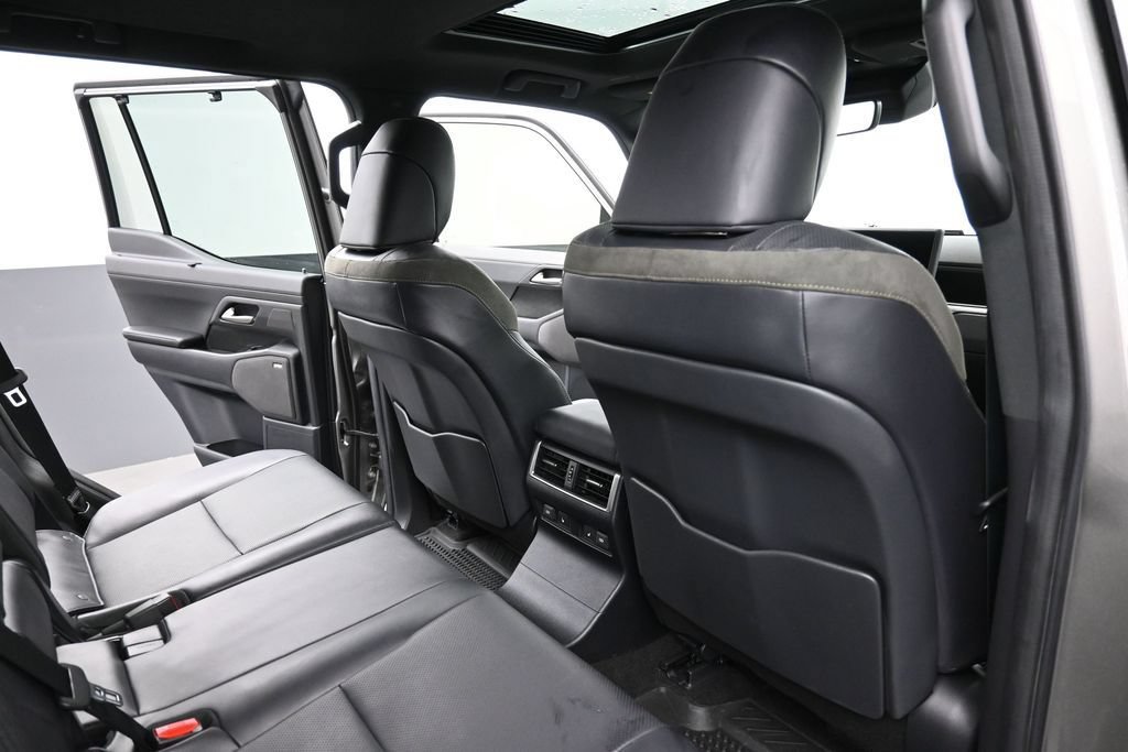 Used 2024 Lexus GX 550 AWD/4WD image 10