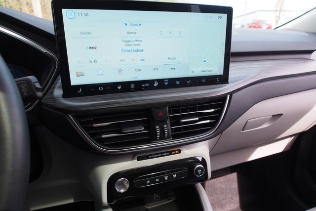 Certified 2025 Ford Escape SE w/ PHEV Premium Package image 24