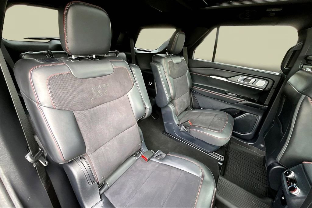 Certified 2025 Ford Explorer ST image 27