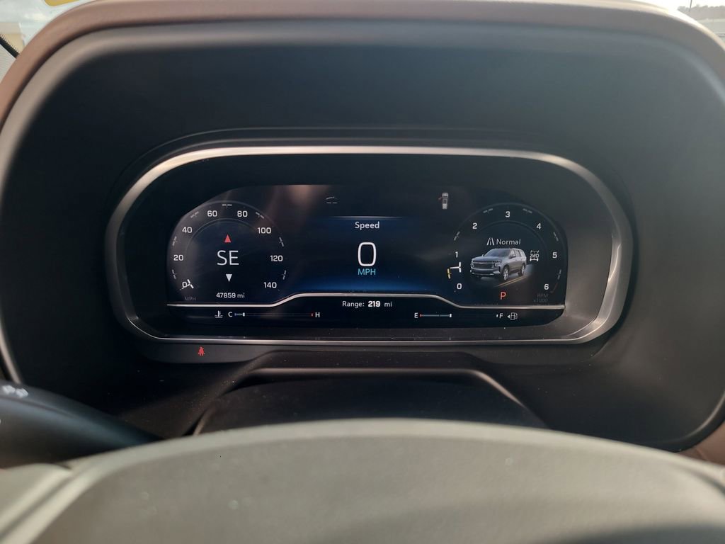 Used 2023 Chevrolet Suburban High Country image 16