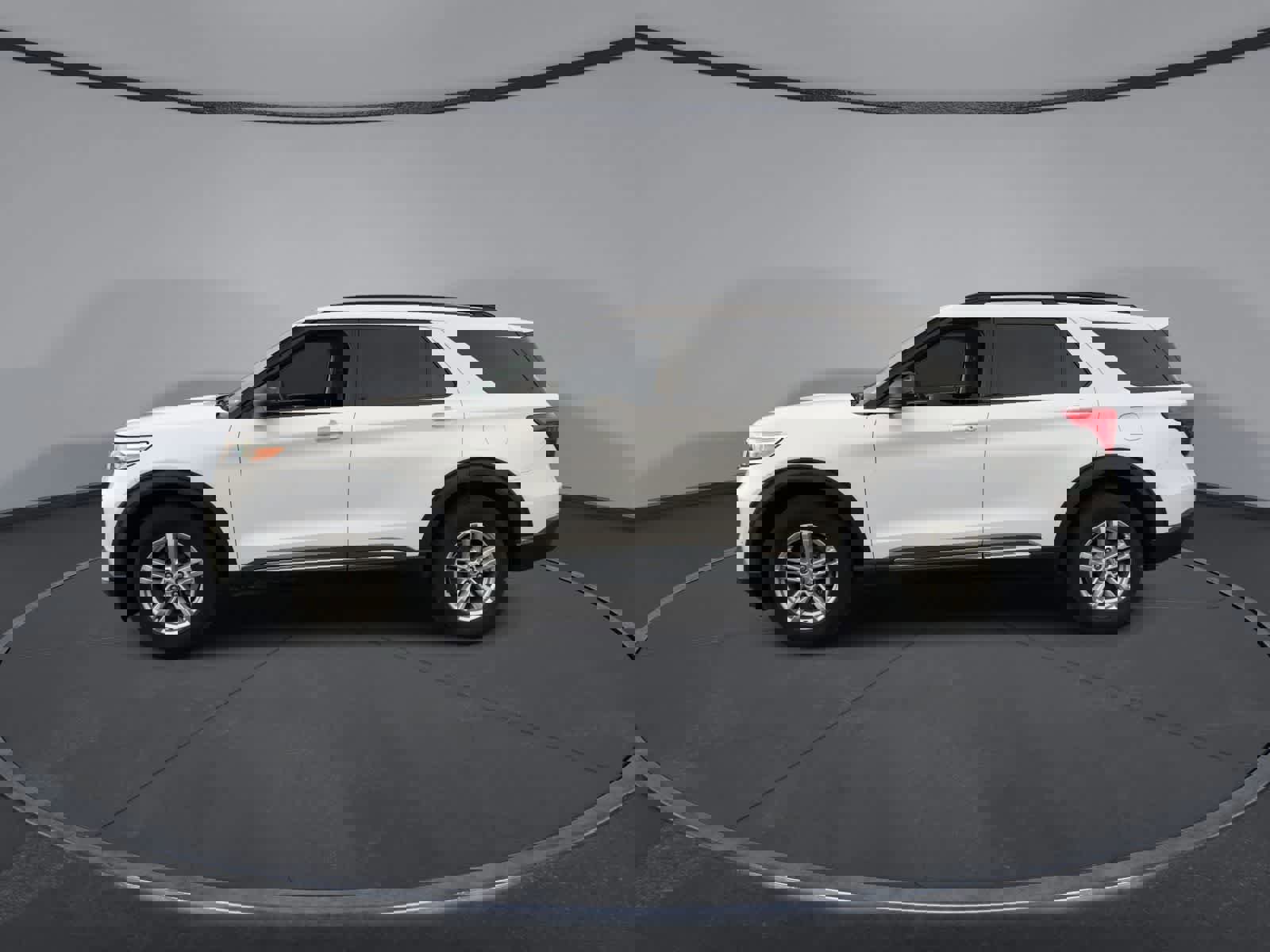 Certified 2020 Ford Explorer XLT w/ Equipment Group 202A image 6