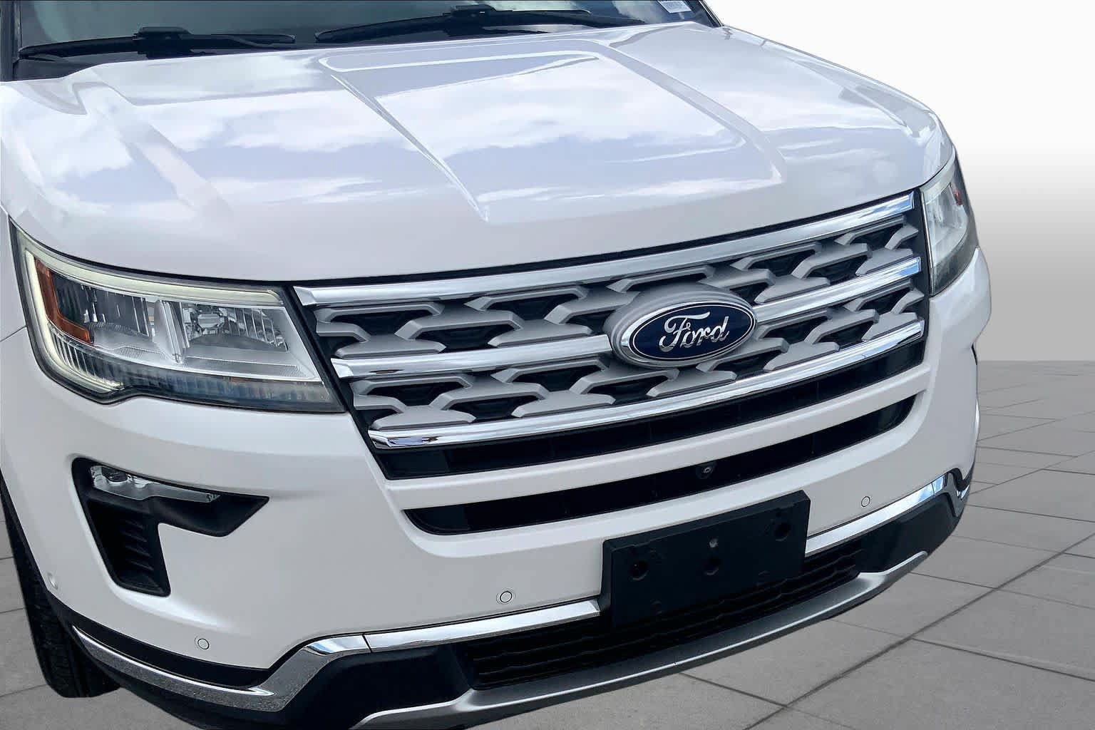 Certified 2018 Ford Explorer Limited w/ Equipment Group 301A FWD image 30