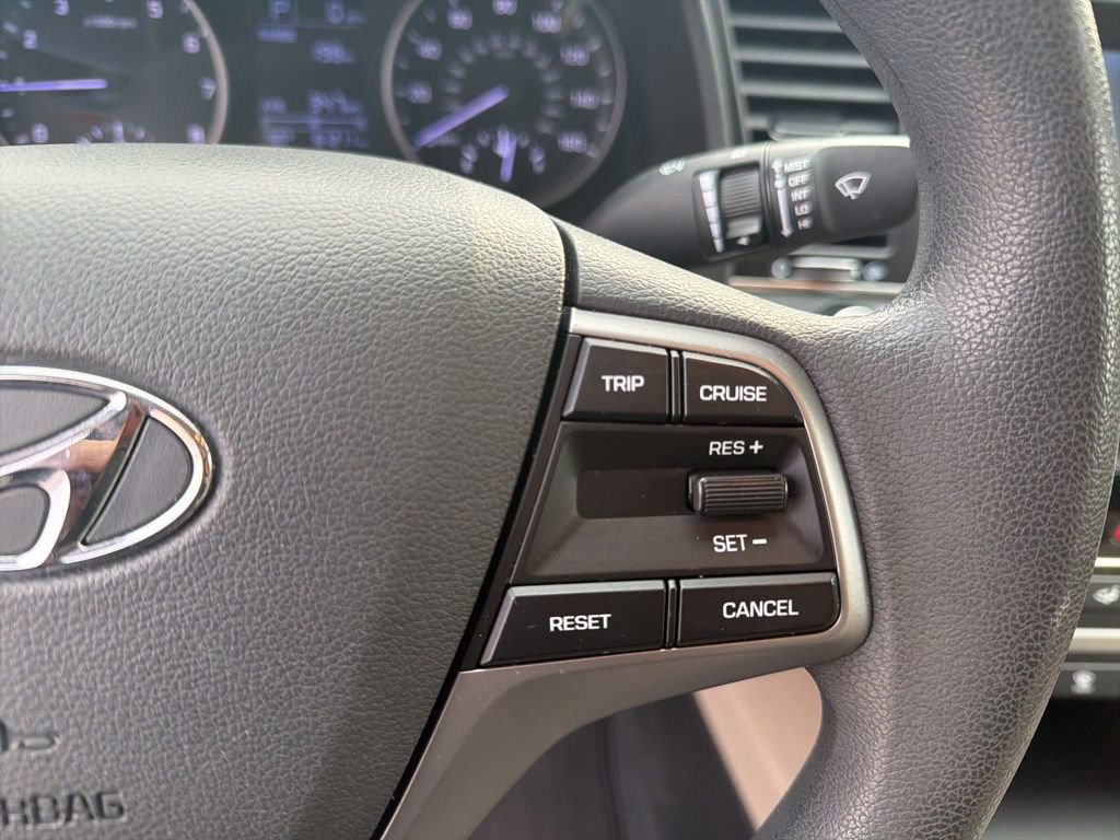 Used 2017 Hyundai Elantra SE image 18