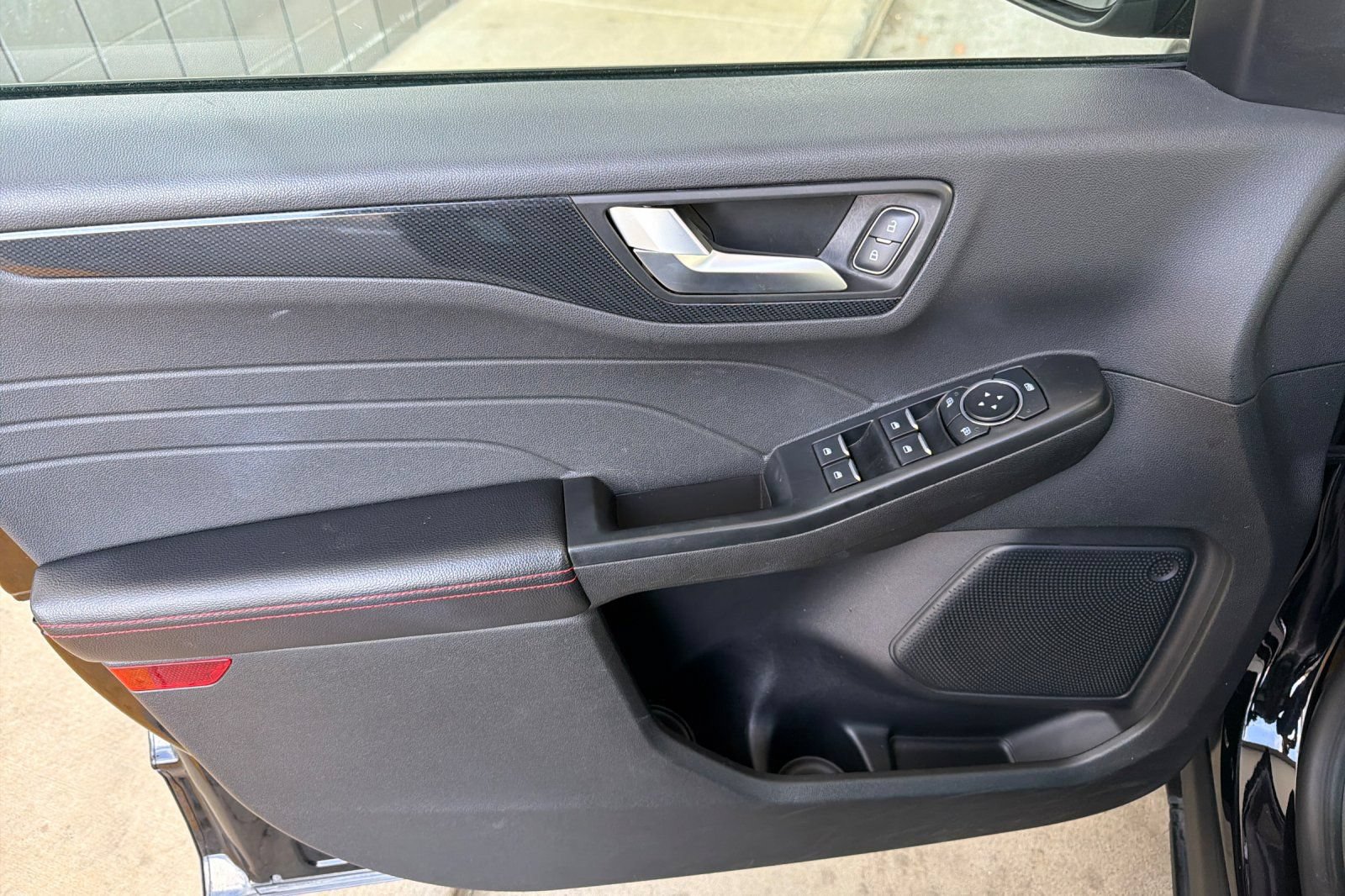Certified 2025 Ford Escape ST-Line FWD image 16