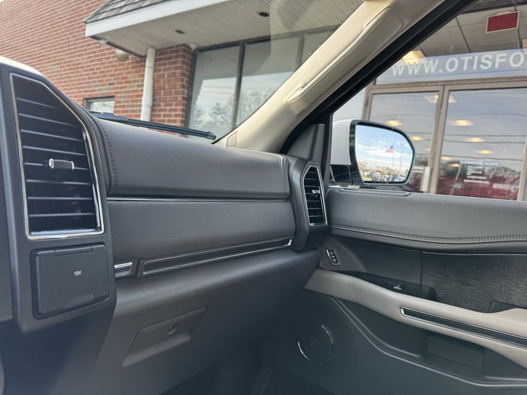 Certified 2021 Ford Expedition Max Limited image 30