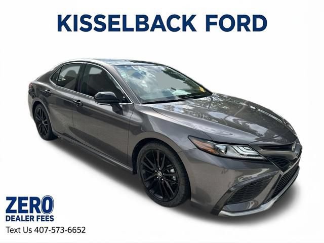 Used 2022 Toyota Camry XSE FWD image 1