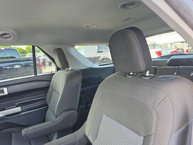 Certified 2024 Ford Explorer XLT RWD image 11