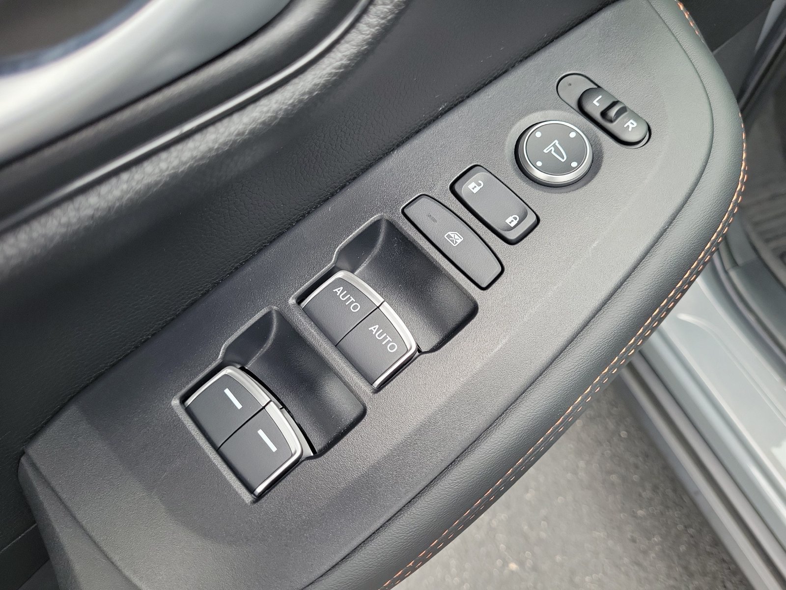 Used 2025 Honda HR-V Sport image 14