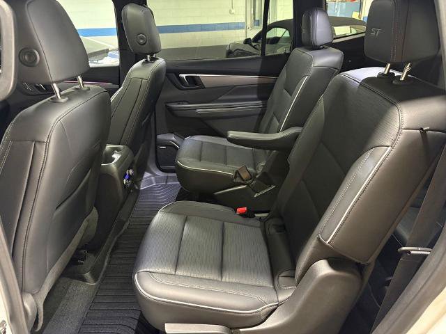Used 2025 Buick Enclave Sport Touring w/ Power Package AWD/4WD image 29