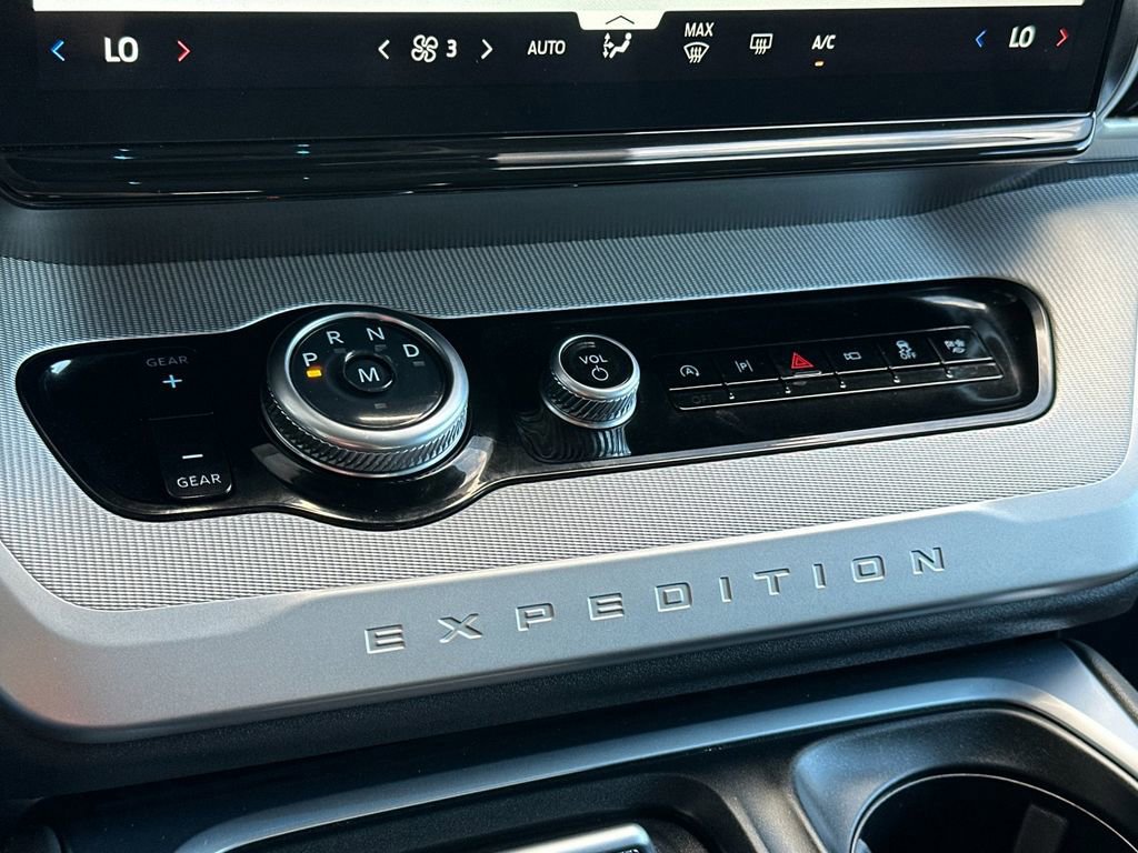 Certified 2025 Ford Expedition Active image 22