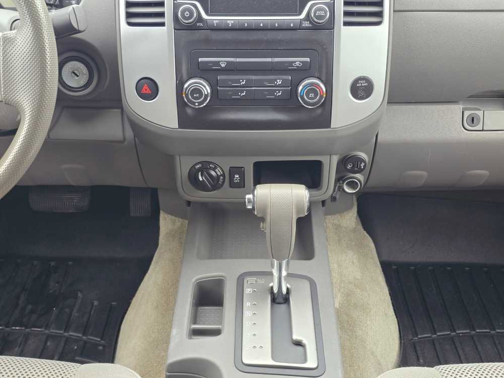 Used 2017 Nissan Frontier SV image 13