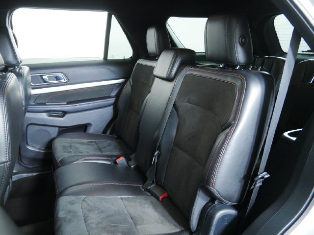 Certified 2018 Ford Explorer XLT w/ Equipment Group 202A FWD image 19