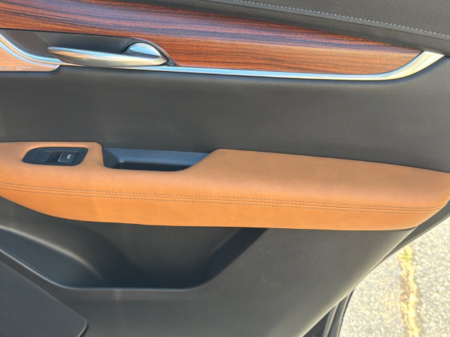 Used 2024 Cadillac XT5 Premium Luxury w/ Technology Package FWD image 18
