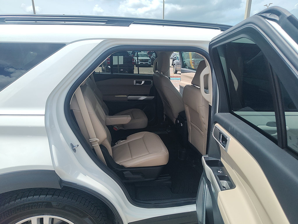 Certified 2021 Ford Explorer XLT w/ Equipment Group 202A RWD image 16