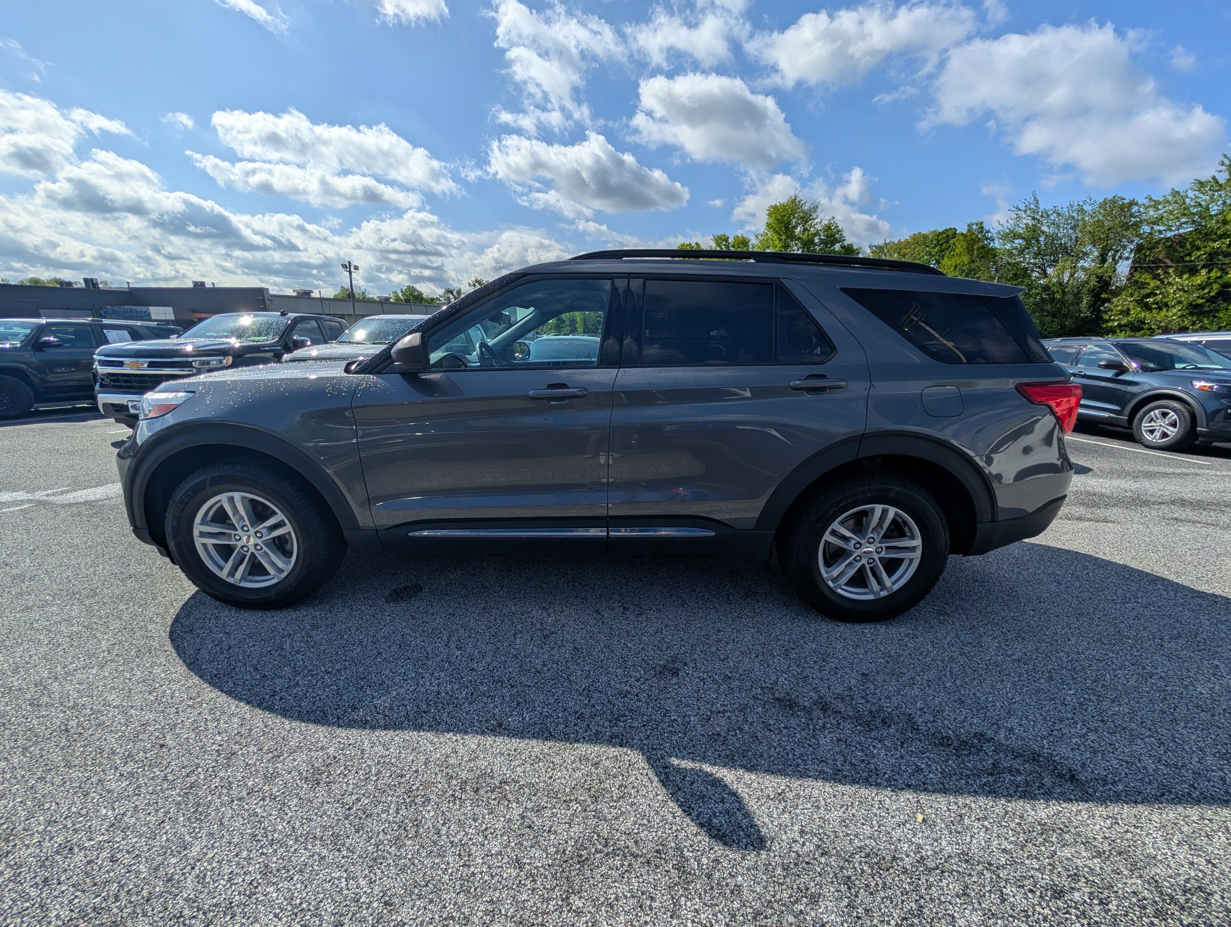 Certified 2023 Ford Explorer XLT w/ Equipment Group 202A AWD/4WD image 3