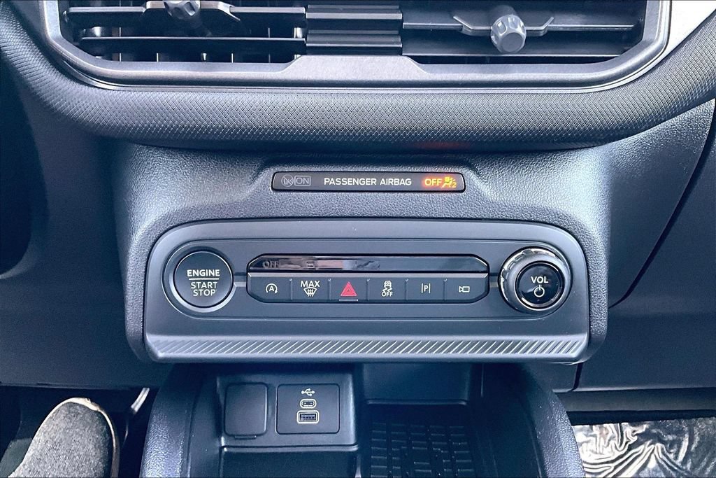 Certified 2025 Ford Bronco Sport Outer Banks w/ Outer Banks Tech Package+ AWD/4WD image 32
