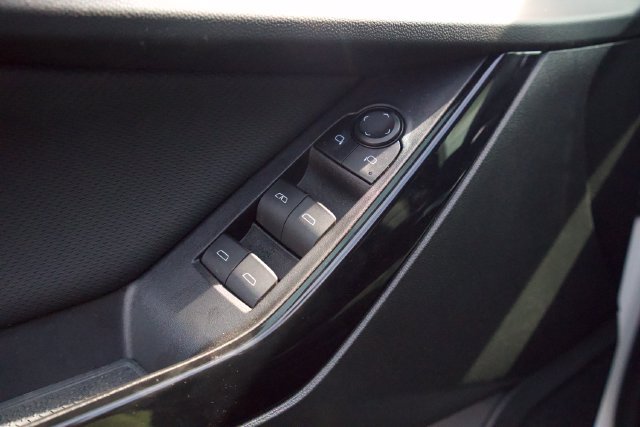 Used 2025 Chevrolet Equinox LT FWD image 18