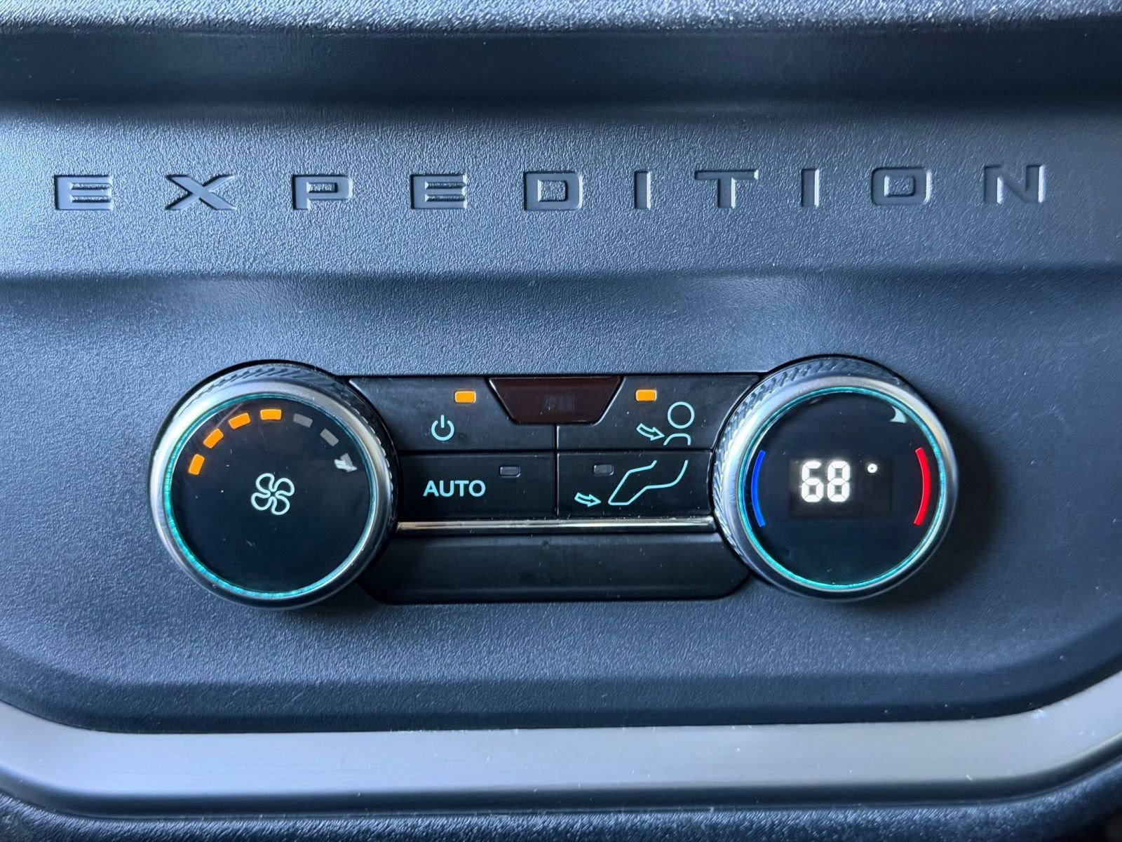 Certified 2025 Ford Expedition Max Active image 17