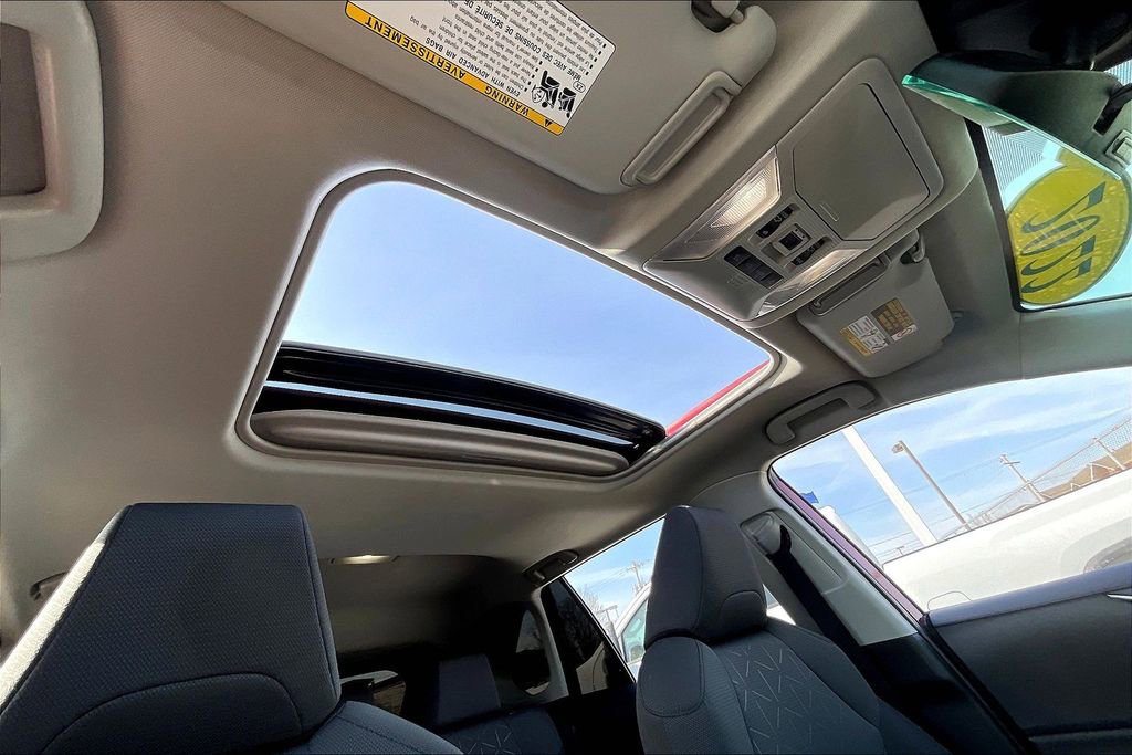 Used 2022 Toyota RAV4 XLE image 20