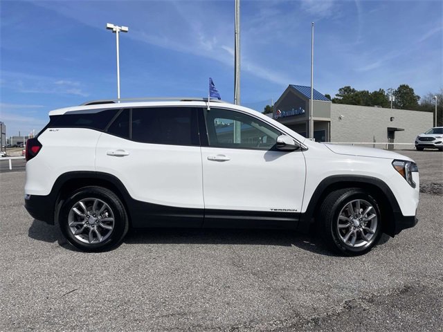 Used 2024 GMC Terrain SLT image 6
