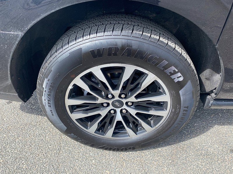 Certified 2025 Ford Expedition Max Platinum AWD/4WD image 17