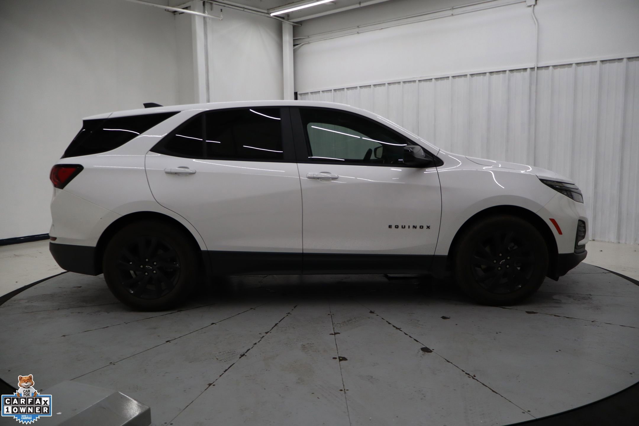 Used 2023 Chevrolet Equinox LS w/ LS Convenience Package image 2