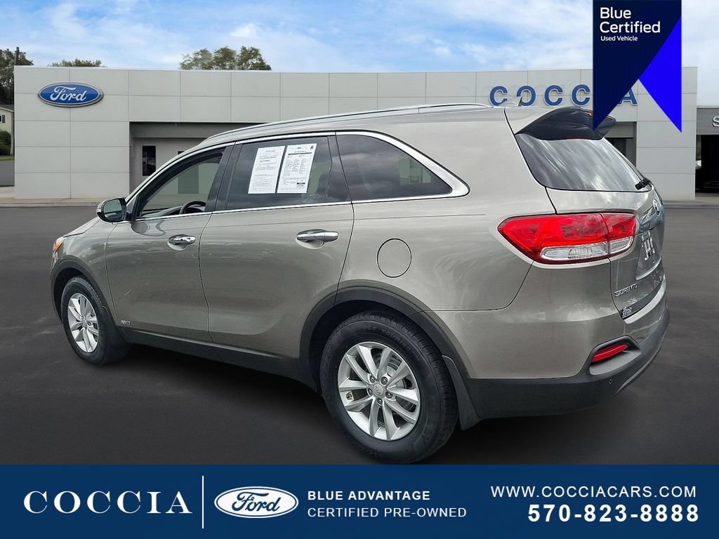 Used 2017 Kia Sorento AWD w/ LX Convenience Package image 6