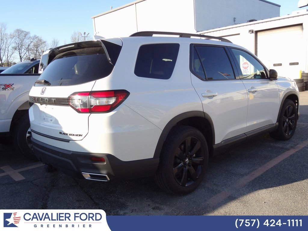 Used 2025 Honda Pilot Black Edition image 4