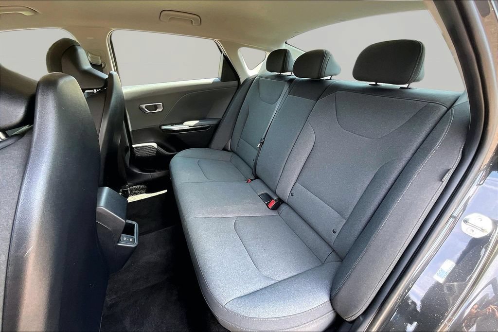 Used 2025 Kia K4 FWD image 26