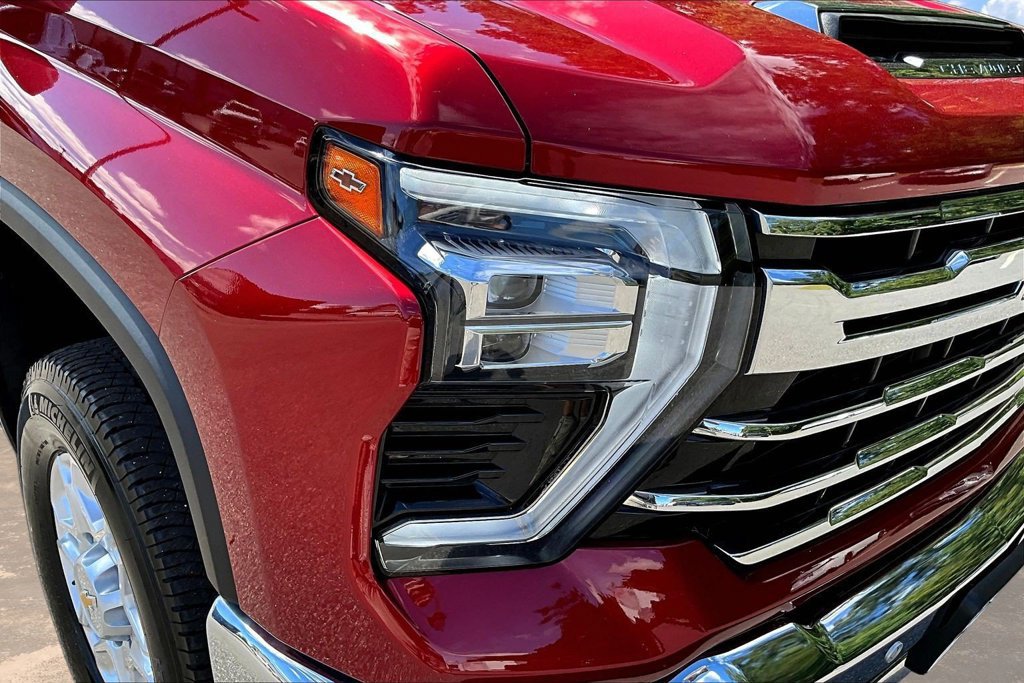 Used 2024 Chevrolet Silverado 2500 LTZ w/ LTZ Premium Package AWD/4WD image 34