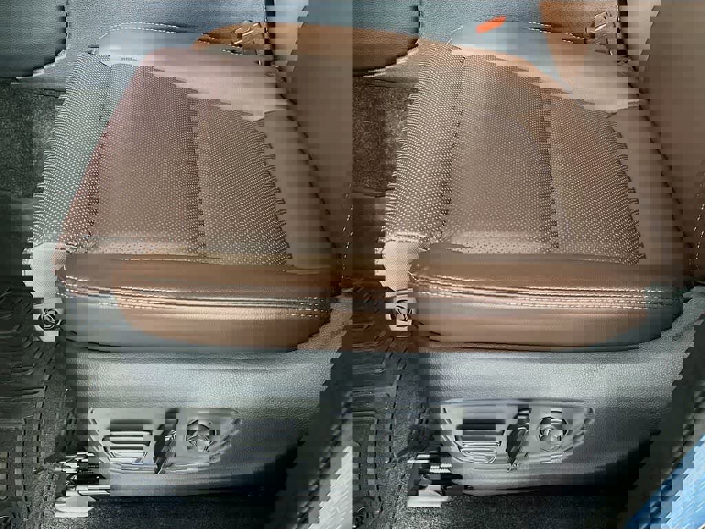 Used 2025 Toyota Land Cruiser w/ Premium Package image 31