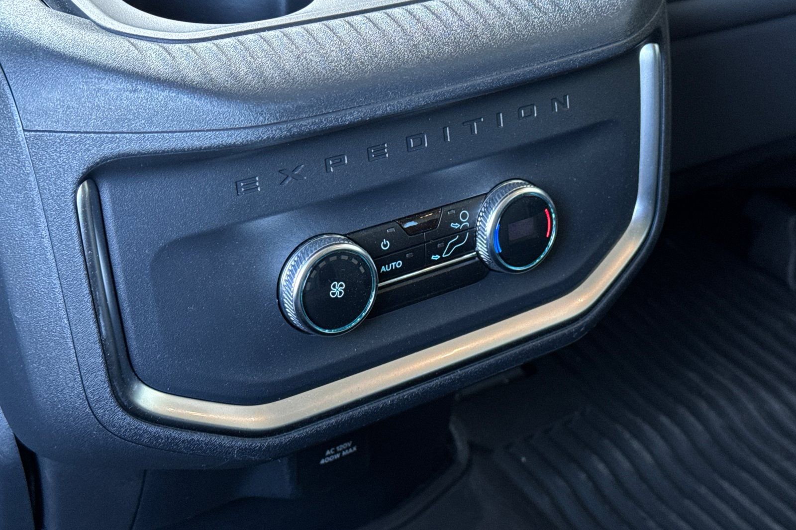 Certified 2025 Ford Expedition Active image 14